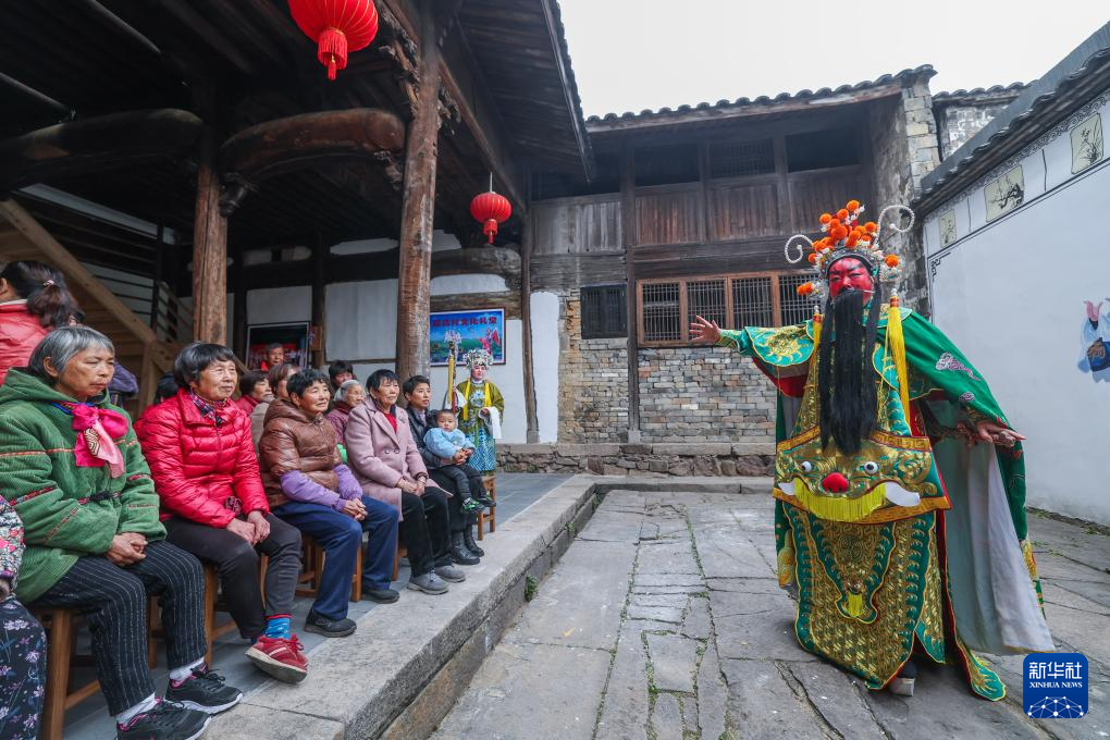 婺劇之鄉(xiāng)民間劇團(tuán)迎來(lái)新春演出季